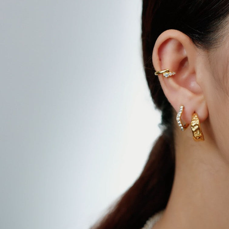 Ynna Curve Earrings